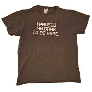 “I Paused My Game To Be Here” Gildan Men’s Medium Gray Graphic Gamer T-Shirt